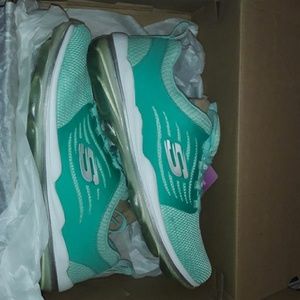 Sneakers women's size10